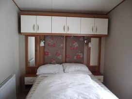 Greenacres Holiday Park - Holiday Accommodation 22012 - North Wales - 1188385 - thumbnail photo 7