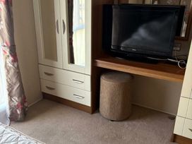 Greenacres Holiday Park - Holiday Accommodation 22012 - North Wales - 1188385 - thumbnail photo 8