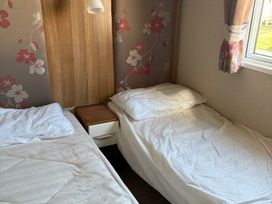 Greenacres Holiday Park - Holiday Accommodation 22012 - North Wales - 1188385 - thumbnail photo 12