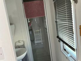 Lido Beach Holiday Park - Holiday Accommodation 22020 - North Wales - 1188393 - thumbnail photo 3
