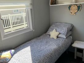 Lido Beach Holiday Park - Holiday Accommodation 22020 - North Wales - 1188393 - thumbnail photo 4