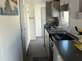 Lido Beach Holiday Park - Holiday Accommodation 22020 - North Wales - 1188393 - thumbnail photo 5