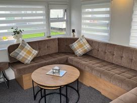 Lido Beach Holiday Park - Holiday Accommodation 22020 - North Wales - 1188393 - thumbnail photo 9