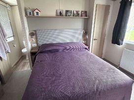 Manor Park Holiday Village - Holiday Accommodation 22022 - Norfolk - 1188395 - thumbnail photo 4