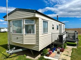Stoupe Cross Caravan Park - Holiday Accommodation 22028 - North Yorkshire (incl. Whitby) - 1188400 - thumbnail photo 2