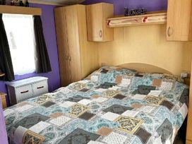 Stoupe Cross Caravan Park - Holiday Accommodation 22028 - North Yorkshire (incl. Whitby) - 1188400 - thumbnail photo 3