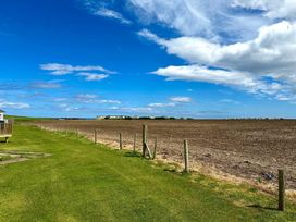 Stoupe Cross Caravan Park - Holiday Accommodation 22028 - North Yorkshire (incl. Whitby) - 1188400 - thumbnail photo 10