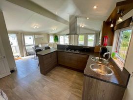 Manor Park Holiday Village - Holiday Accommodation 22030 - Norfolk - 1188402 - thumbnail photo 7