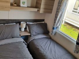 Skipsea Sands Holiday Park - Holiday Accommodation 22031 - North Yorkshire (incl. Whitby) - 1188403 - thumbnail photo 6