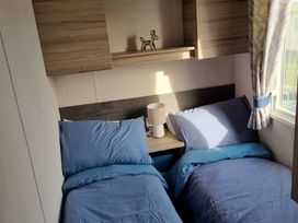 Skipsea Sands Holiday Park - Holiday Accommodation 22031 - North Yorkshire (incl. Whitby) - 1188403 - thumbnail photo 7