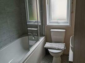 Kiln Park Holiday Park - Holiday Accommodation 22033 - South Wales - 1188405 - thumbnail photo 11