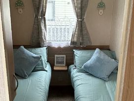 Happy Days Caravan Park - Holiday Accommodation 22034 - North Wales - 1188406 - thumbnail photo 5