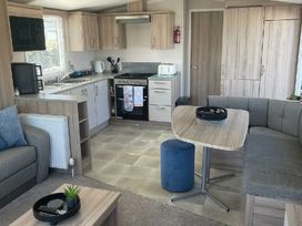 Trecco Bay - Holiday Accommodation 22035 - Somerset & Wiltshire - 1188407 - thumbnail photo 1
