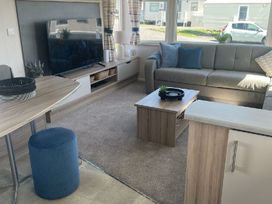 Trecco Bay - Holiday Accommodation 22035 - Somerset & Wiltshire - 1188407 - thumbnail photo 8