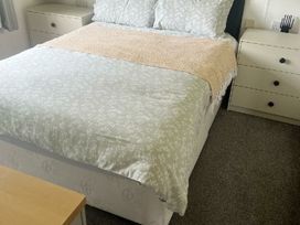 Hafan y Mor Haven - Holiday Accommodation 22042 - North Wales - 1188410 - thumbnail photo 11
