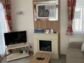 Hayling Island Holiday Park - Meadow Bay Villages - Holiday Accommodation 22059 - Hampshire - 1188424 - thumbnail photo 2