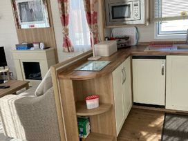Hayling Island Holiday Park - Meadow Bay Villages - Holiday Accommodation 22059 - Hampshire - 1188424 - thumbnail photo 3