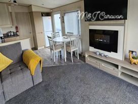 Skipsea Sands Holiday Park - Holiday Accommodation 22066 - North Yorkshire (incl. Whitby) - 1188430 - thumbnail photo 6