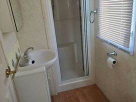 Coral Beach - Holiday Accommodation 22067 - Lincolnshire - 1188431 - thumbnail photo 2