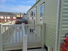 Coral Beach - Holiday Accommodation 22067 - Lincolnshire - 1188431 - thumbnail photo 3