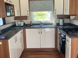Naze Marine Holiday Park - Holiday Accommodation 22074 - Suffolk & Essex - 1188437 - thumbnail photo 8