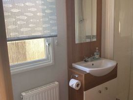 Naze Marine Holiday Park - Holiday Accommodation 22074 - Suffolk & Essex - 1188437 - thumbnail photo 10