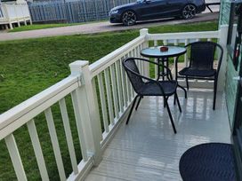 Sealands Caravan Park - Holiday Accommodation 22075 - Lincolnshire - 1188438 - thumbnail photo 13
