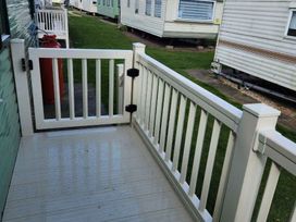 Sealands Caravan Park - Holiday Accommodation 22075 - Lincolnshire - 1188438 - thumbnail photo 14