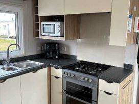 Seashore Holiday Park - Holiday Accommodation 22076 - Norfolk - 1188439 - thumbnail photo 9