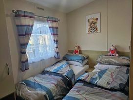 Trecco Bay - Holiday Accommodation 22077 - Somerset & Wiltshire - 1188440 - thumbnail photo 6