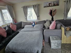 Trecco Bay - Holiday Accommodation 22077 - Somerset & Wiltshire - 1188440 - thumbnail photo 8