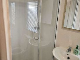 Trecco Bay - Holiday Accommodation 22077 - Somerset & Wiltshire - 1188440 - thumbnail photo 9