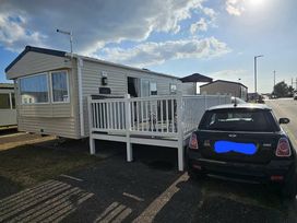 Trecco Bay - Holiday Accommodation 22077 - Somerset & Wiltshire - 1188440 - thumbnail photo 11