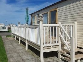 Kingfisher Caravan Park - Holiday Accommodation 221 - Lincolnshire - 1188453 - thumbnail photo 1