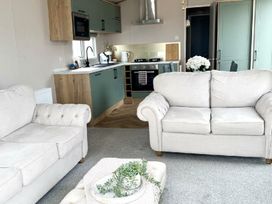 Seal Bay Resort - Holiday Accommodation 22100 - Hampshire - 1188454 - thumbnail photo 3