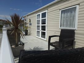 Lido Beach Holiday Park - Holiday Accommodation 22107 - North Wales - 1188460 - thumbnail photo 4