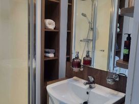Lido Beach Holiday Park - Holiday Accommodation 22107 - North Wales - 1188460 - thumbnail photo 9