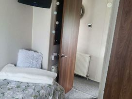 Lido Beach Holiday Park - Holiday Accommodation 22107 - North Wales - 1188460 - thumbnail photo 12
