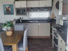 Lido Beach Holiday Park - Holiday Accommodation 22107 - North Wales - 1188460 - thumbnail photo 13