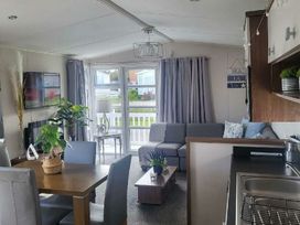 Lido Beach Holiday Park - Holiday Accommodation 22107 - North Wales - 1188460 - thumbnail photo 14