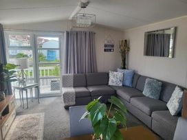Lido Beach Holiday Park - Holiday Accommodation 22107 - North Wales - 1188460 - thumbnail photo 17