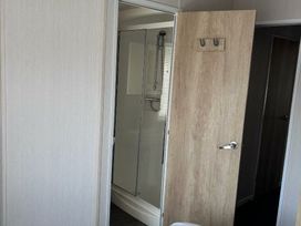 Marton Mere Holiday Village - Holiday Accommodation 22109 - Lake District - 1188461 - thumbnail photo 6