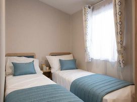 Trecco Bay - Holiday Accommodation 22112 - Somerset & Wiltshire - 1188463 - thumbnail photo 6