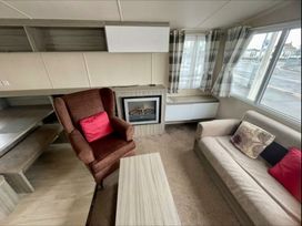 Golden Palm Resort - Holiday Accommodation 22115 - Lincolnshire - 1188466 - thumbnail photo 3