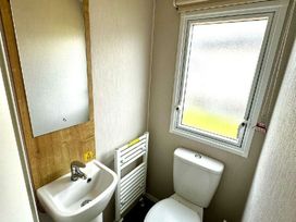 Pentire Costal Holiday Park - Holiday Accommodation 22118 - Cornwall - 1188469 - thumbnail photo 3