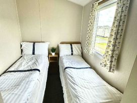 Pentire Costal Holiday Park - Holiday Accommodation 22118 - Cornwall - 1188469 - thumbnail photo 4