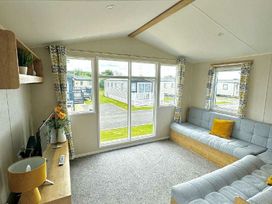 Pentire Costal Holiday Park - Holiday Accommodation 22118 - Cornwall - 1188469 - thumbnail photo 9