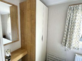 Pentire Costal Holiday Park - Holiday Accommodation 22118 - Cornwall - 1188469 - thumbnail photo 10