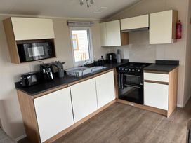 Golden Palm Resort - Holiday Accommodation 22120 - Lincolnshire - 1188471 - thumbnail photo 3