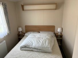Golden Palm Resort - Holiday Accommodation 22120 - Lincolnshire - 1188471 - thumbnail photo 10